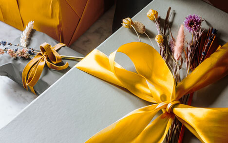 gift-wrapping